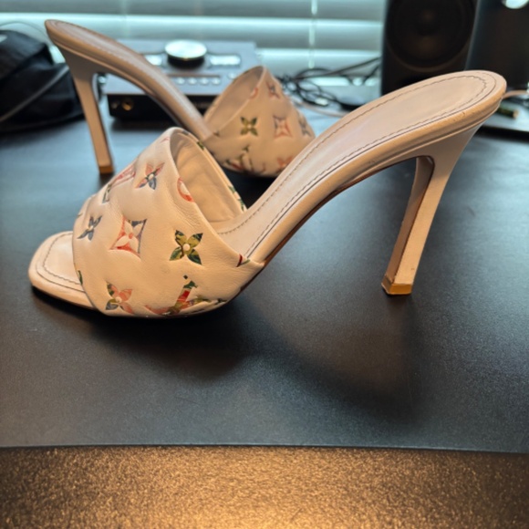 LOUIS VUITTON Revival Mule Blanc - Picture 4 of 10